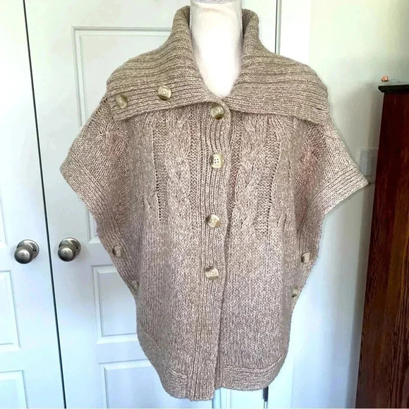 Old Navy Shrug Poncho Like New Size S/P - Picture 2 of 11